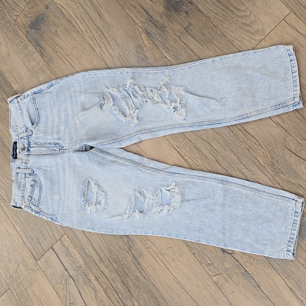 Women's Aeropostale 'Mom Jean' Light‎ Blue Ripped Size 6